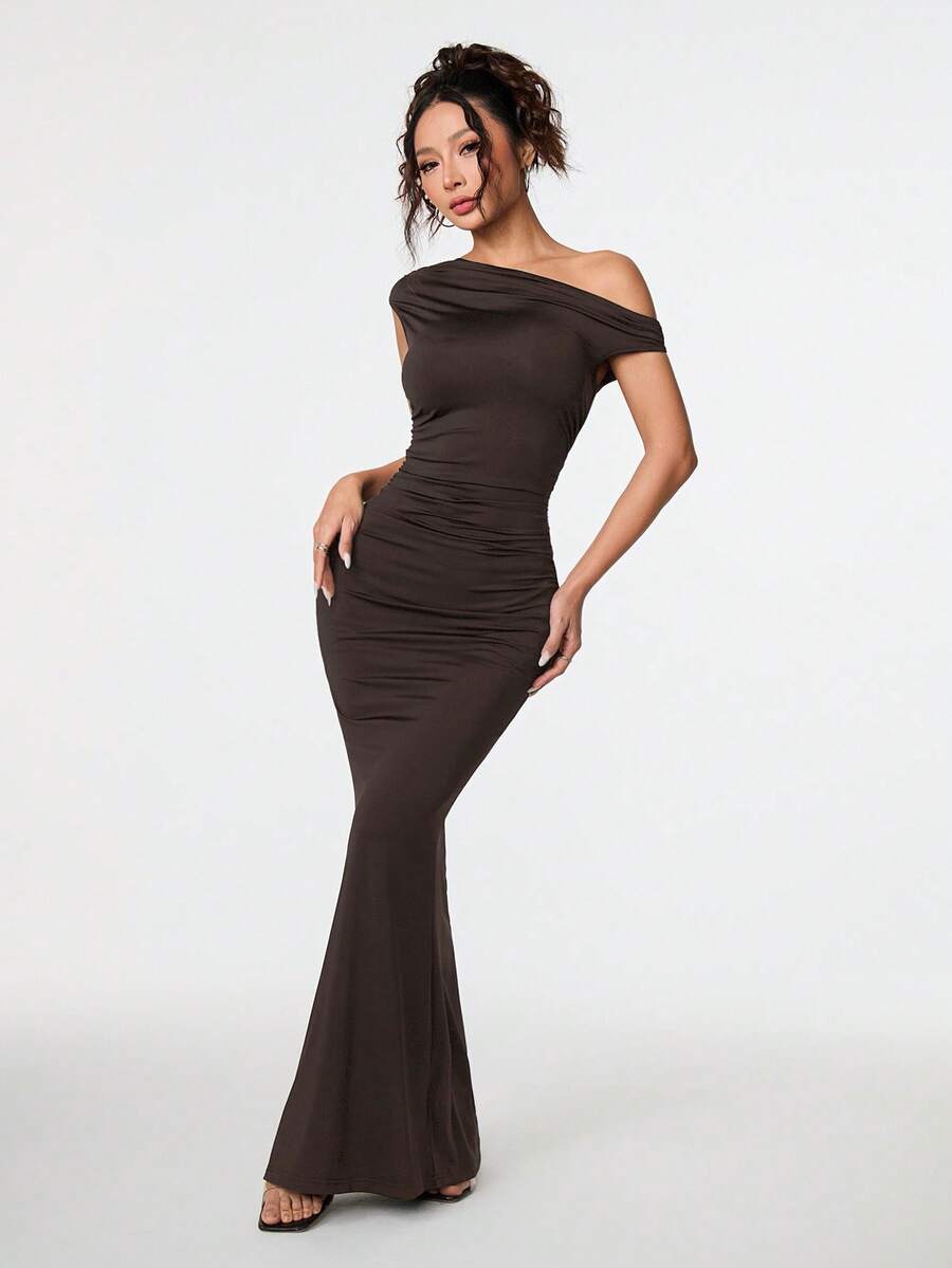 SVELTA - Petite One Shoulder Mermaid Maxi Dress