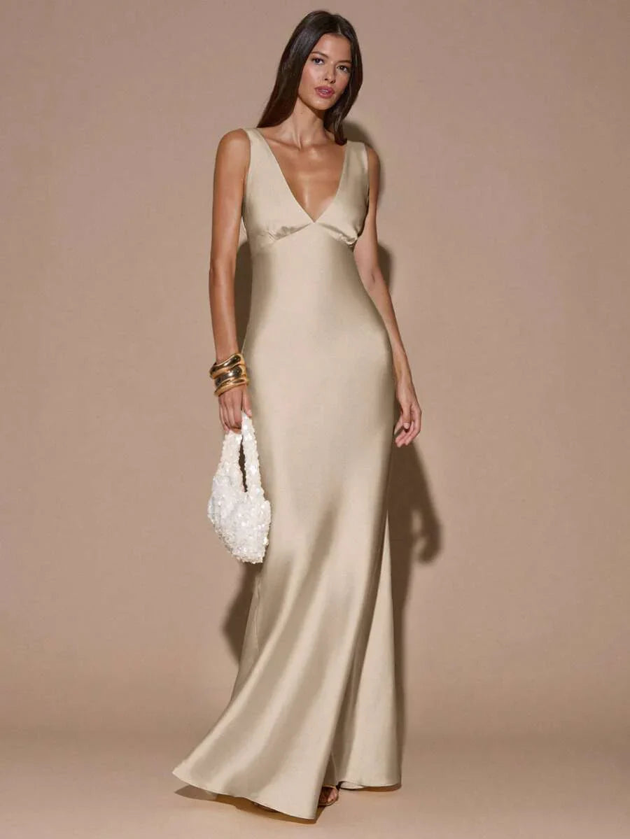 VELOURA - Backless Deep V-Neck Mermaid Maxi Dress
